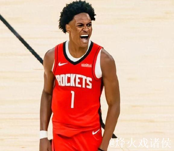 最后时刻阿门跟防哈达威被吹无球犯规，火箭挑战失败